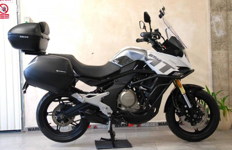 CFMOTO 650 MT