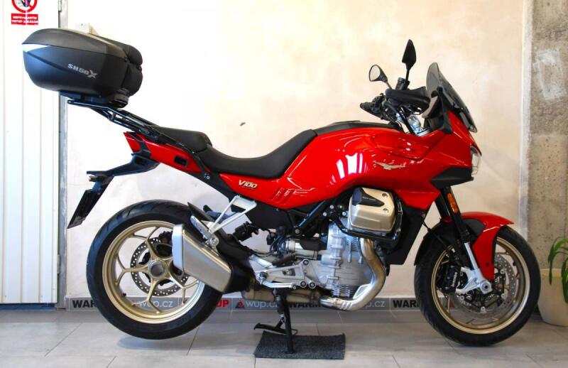 Moto Guzzi V 100 Mandello