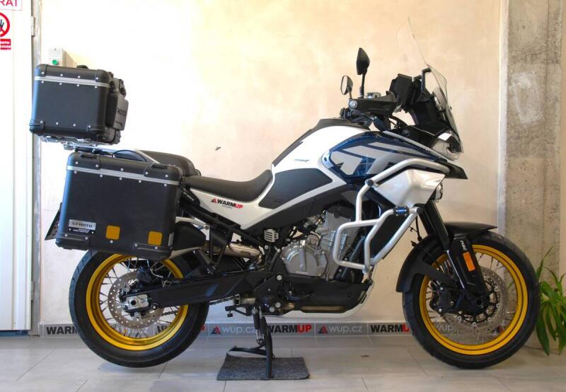 CFMOTO 800 MT
