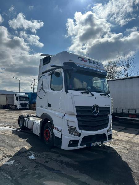 Vermietung Mercedes-Benz Actros