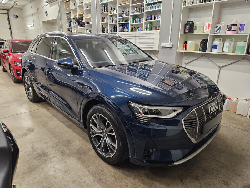 Audi e-tron