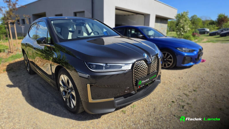 BMW iX