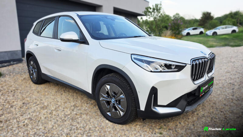 BMW iX1