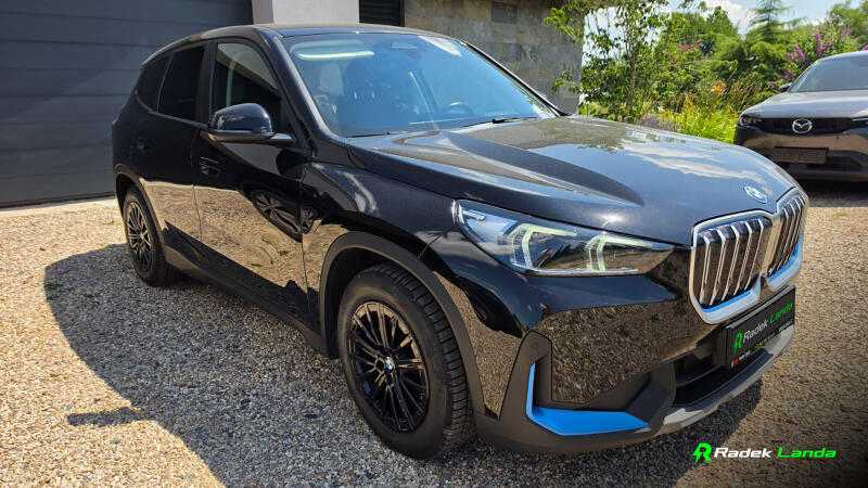 BMW iX1