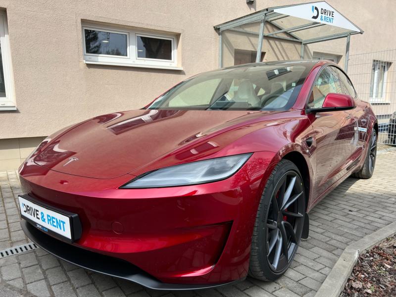 Wynajem Tesla Model 3