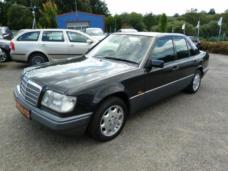 Mercedes-Benz 124