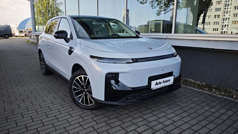 Leapmotor B10