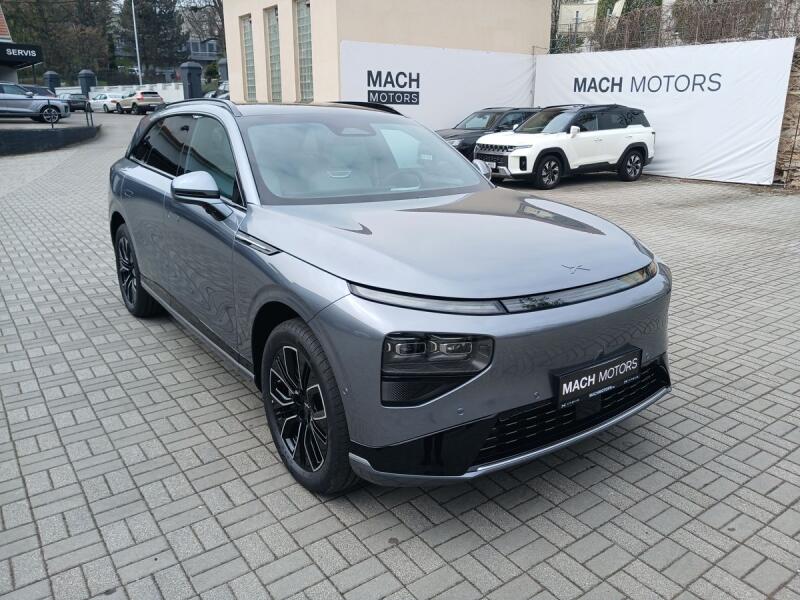 Xpeng G9