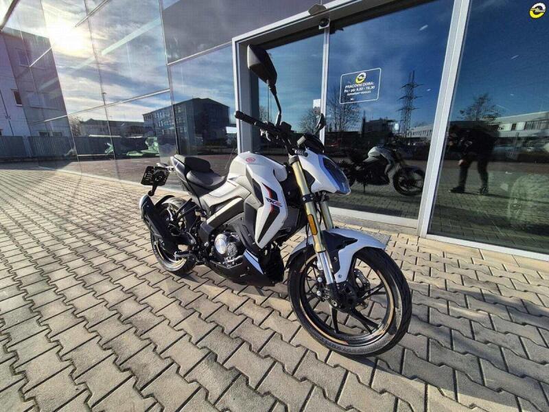 Keeway RKF 125i