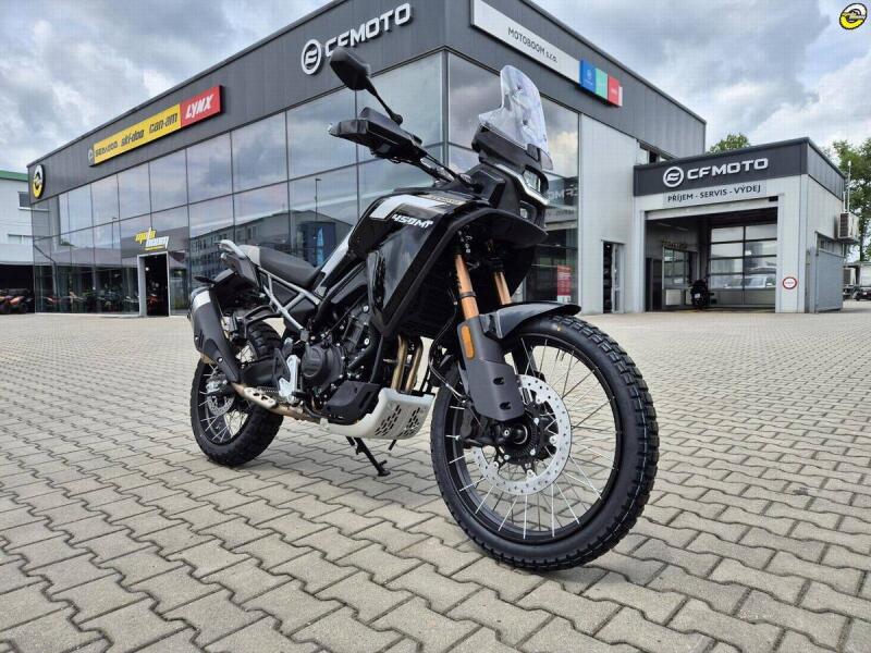CFMOTO 450 MT-R