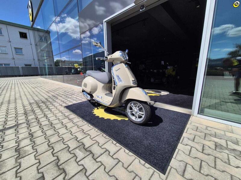 Vespa GTS 125