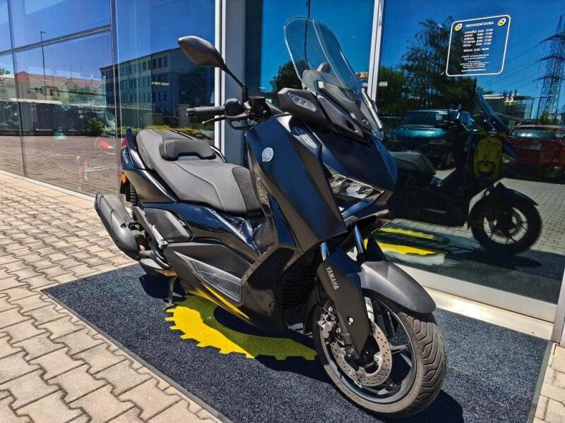 Yamaha X-Max 125