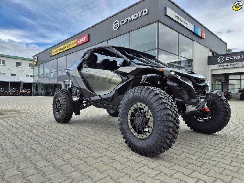 Can-Am Maverick R