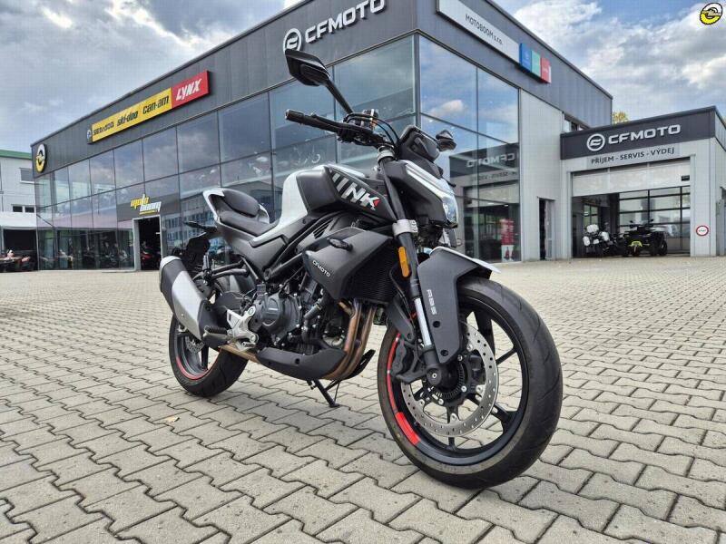 CFMOTO 450 NK