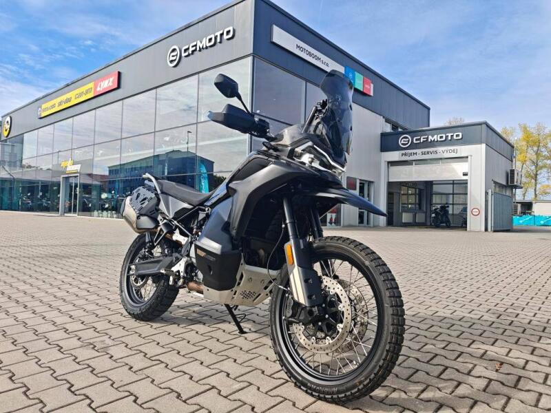 CFMOTO 800 MT
