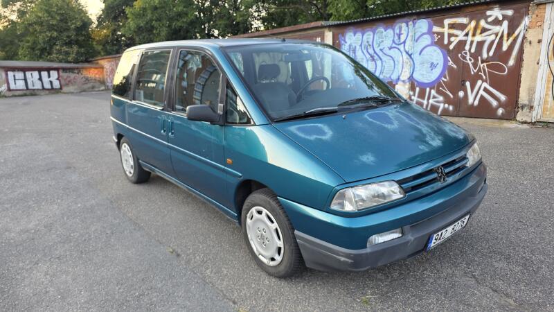 Peugeot 806