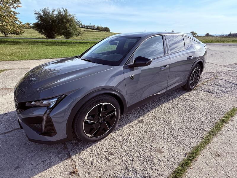 Peugeot 408