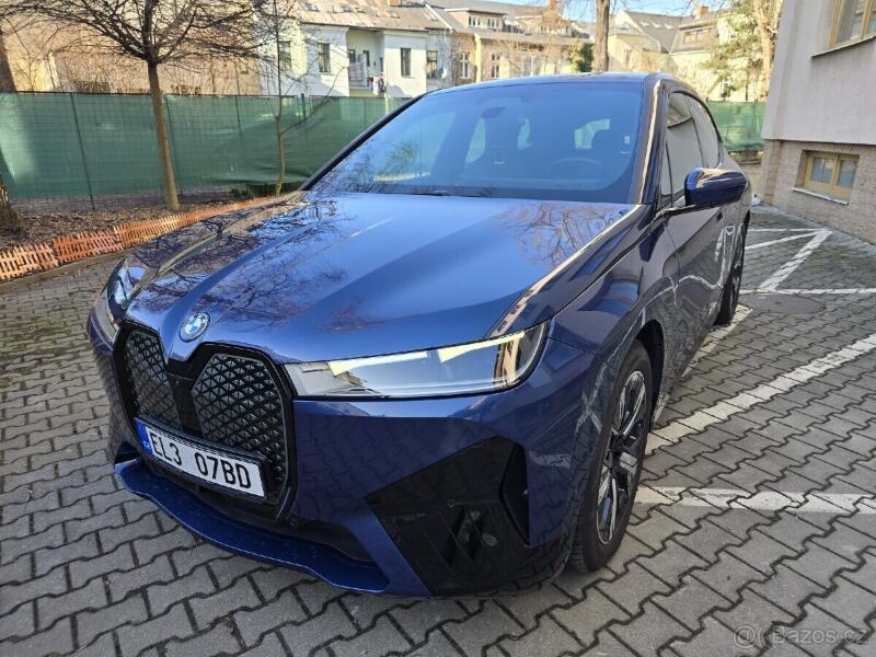 BMW iX