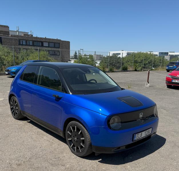 Honda e