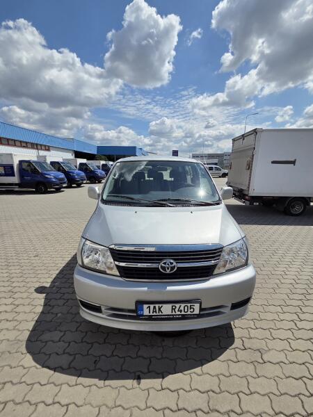 Toyota Hi-Ace