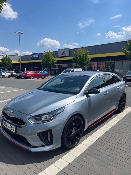 Kia ProCeed