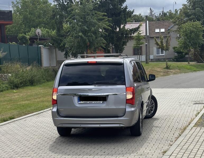 Chrysler Town & Country