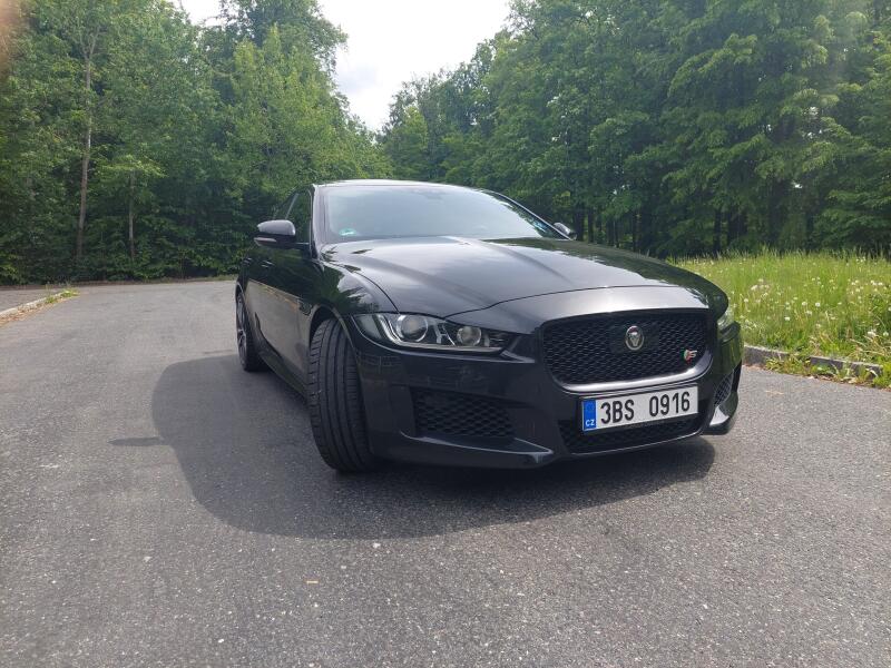 Jaguar XE