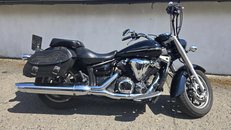 Yamaha XVS 1300 A Midnight Star