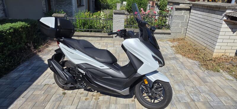 Honda Forza 350