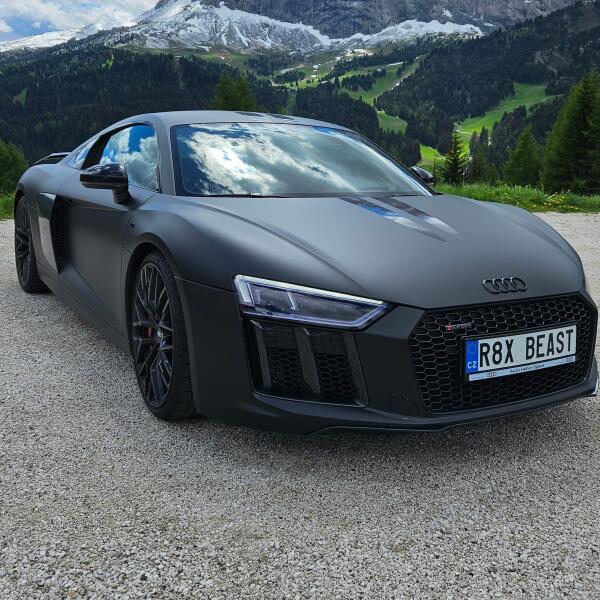 Audi R8