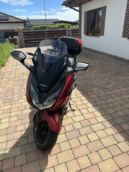 Honda Forza 350