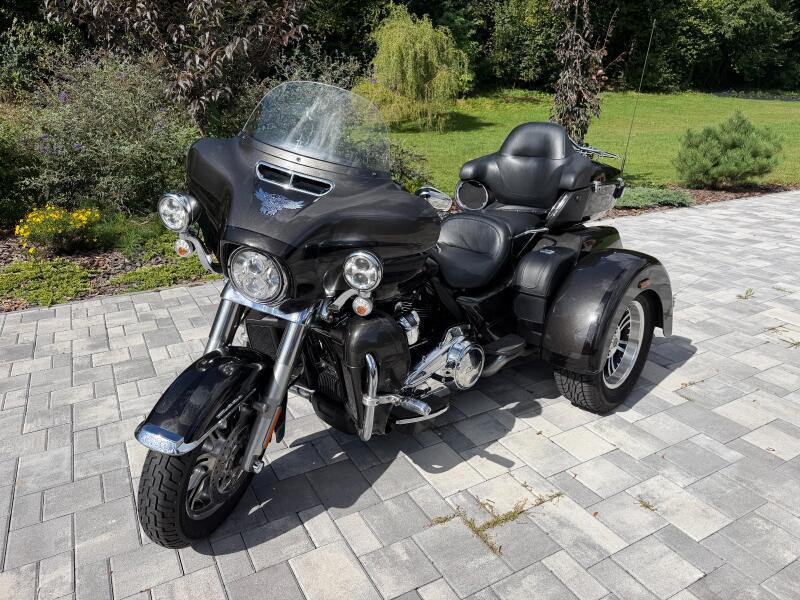 Harley-Davidson FLHTCUTG Tri Glide Ultra Classic