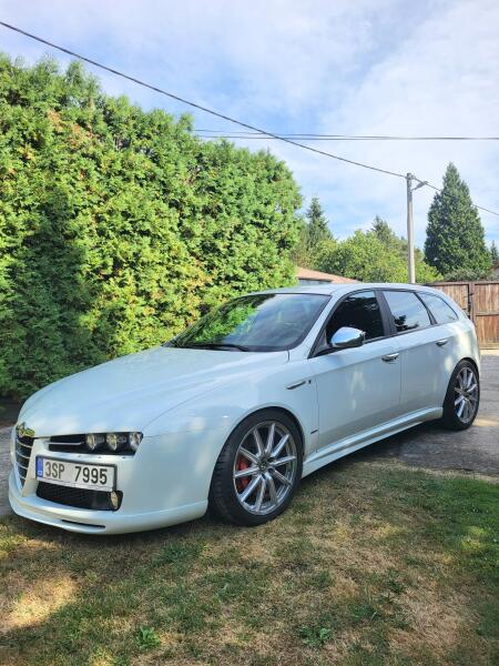 Alfa Romeo 159