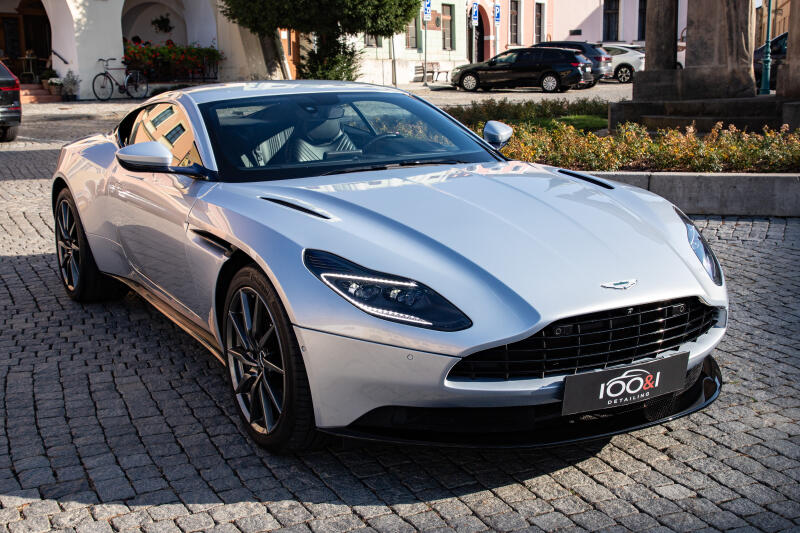 Aston Martin DB11