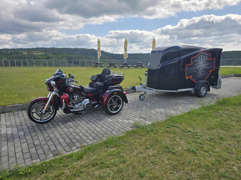 Harley-Davidson FLHTCUTG Tri Glide Ultra Classic