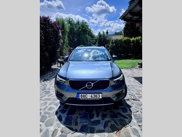 Volvo XC40 2.0 /140kW AWD, MOMENTUM