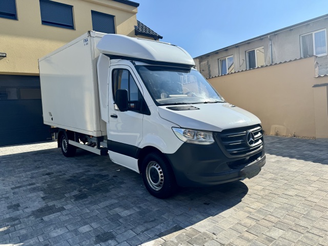 Mercedes-Benz Sprinter 2.2CDI CHLAĎÁK SKŘÍN ZÁSUVKA