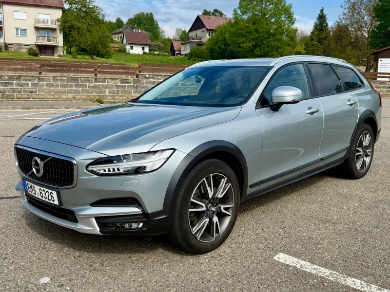 Volvo V90