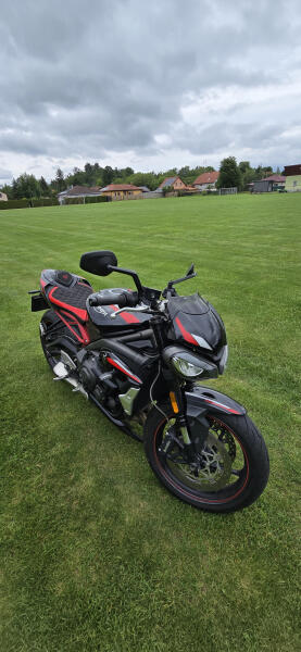 Triumph Street Triple 765 R