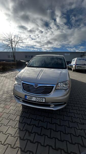 Lancia Voyager
