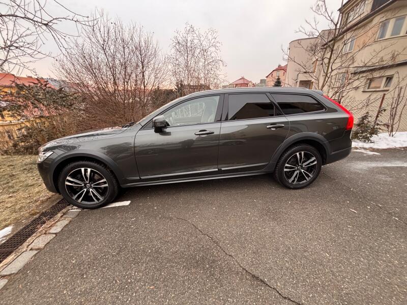 Volvo V90