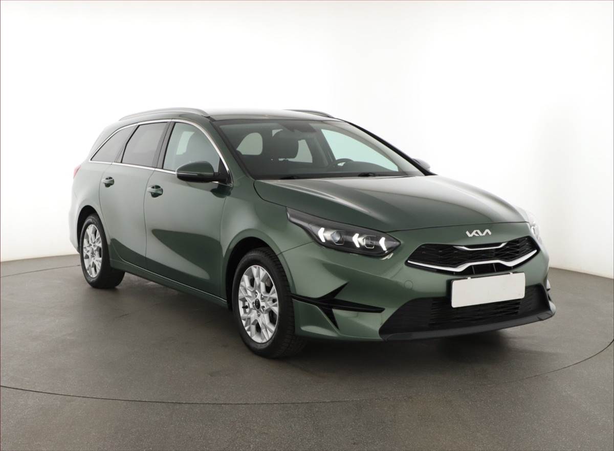 Kia Ceed (2022) 1.5 T-GDI - detail fotky 1