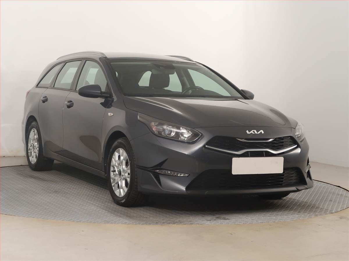 Kia Ceed (2022) 1.5 T-GDI MHEV, 35 TKM - detail fotky 1