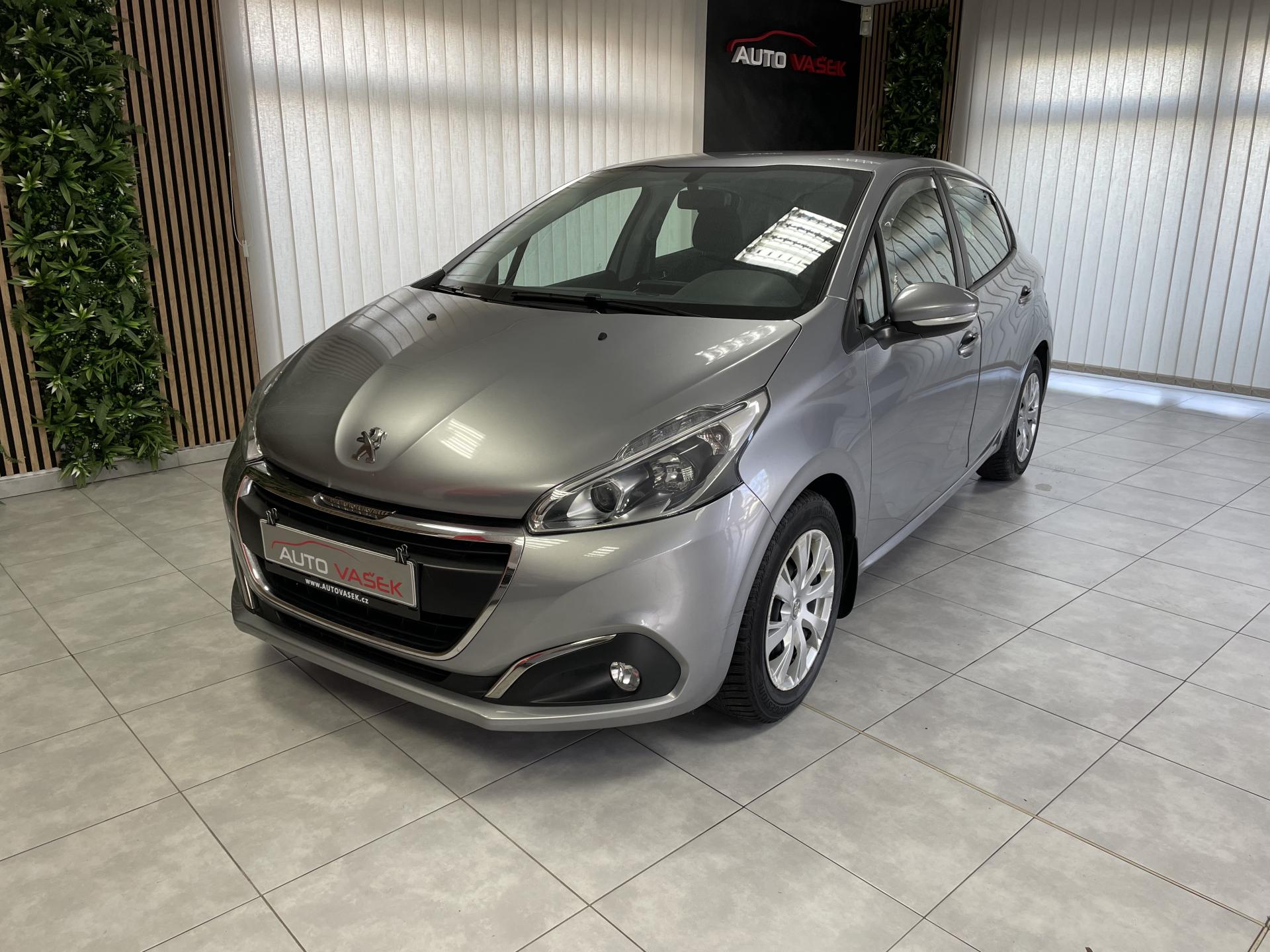 Peugeot 208 1.2 PT ČR 1.MAJ.SERVISKA      
