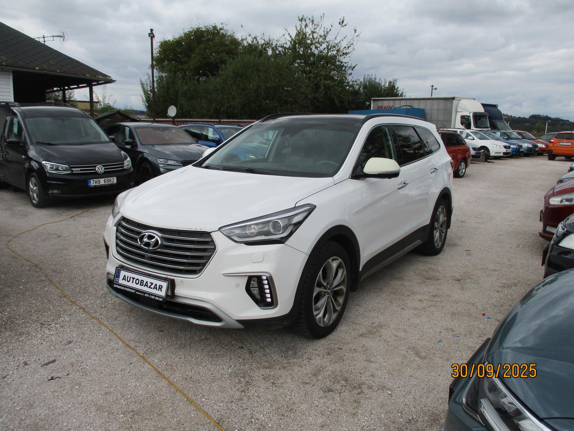 Hyundai Grand Santa Fe (2017) 2,2 CRDi AWD/ 4x4 - detail fotky 1