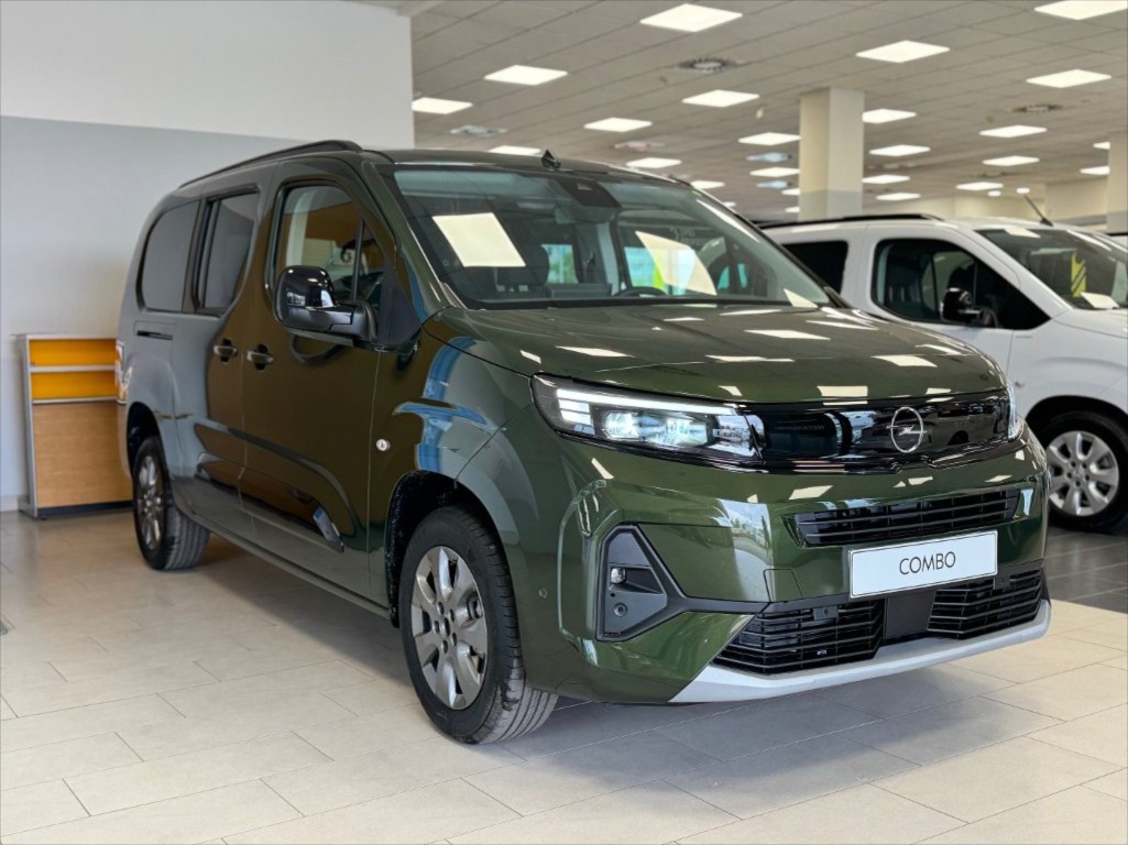 Opel Combo 1.5 Elegance Plus L2H1 MT 7 mí