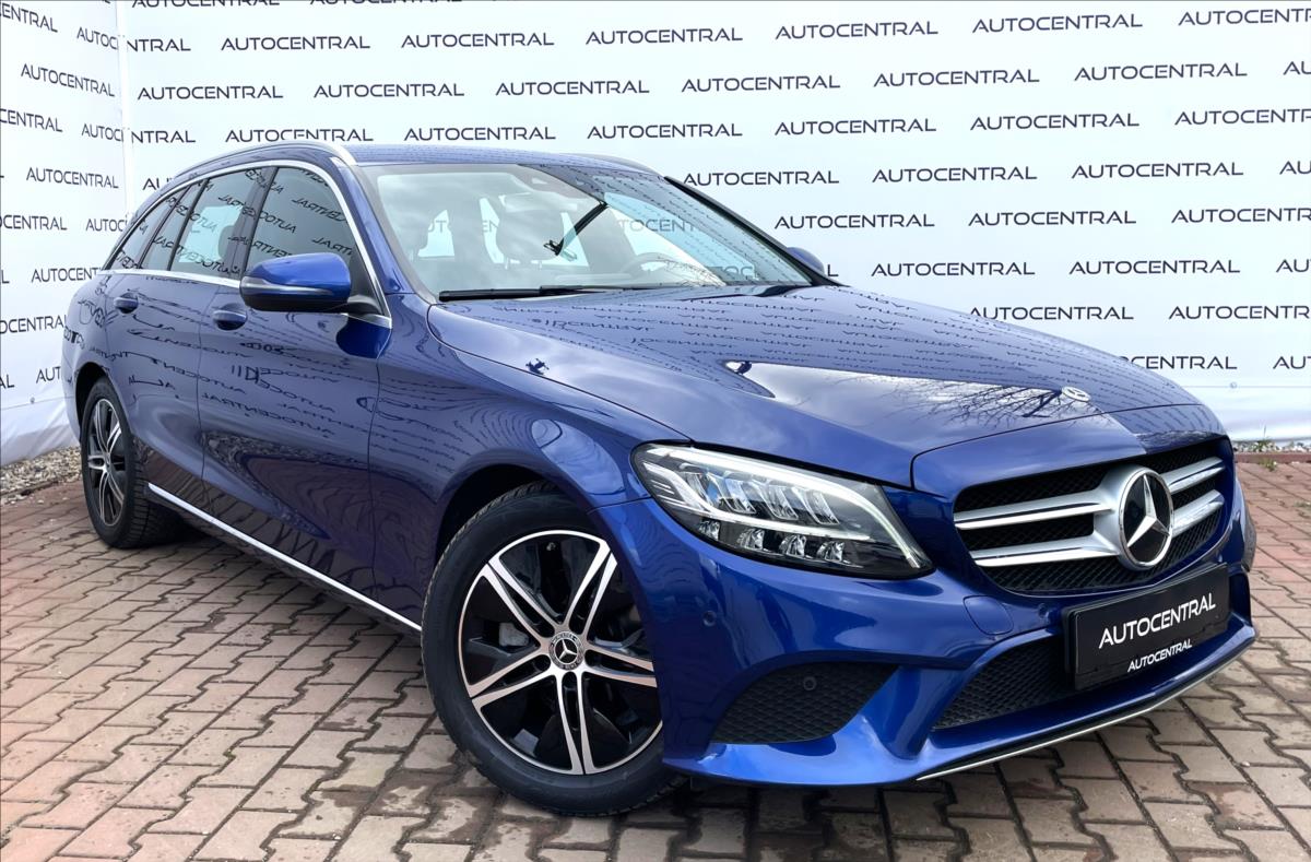 Mercedes-Benz Třídy C 180 Avangarde AMG-line ,111t.k - detail fotky 1