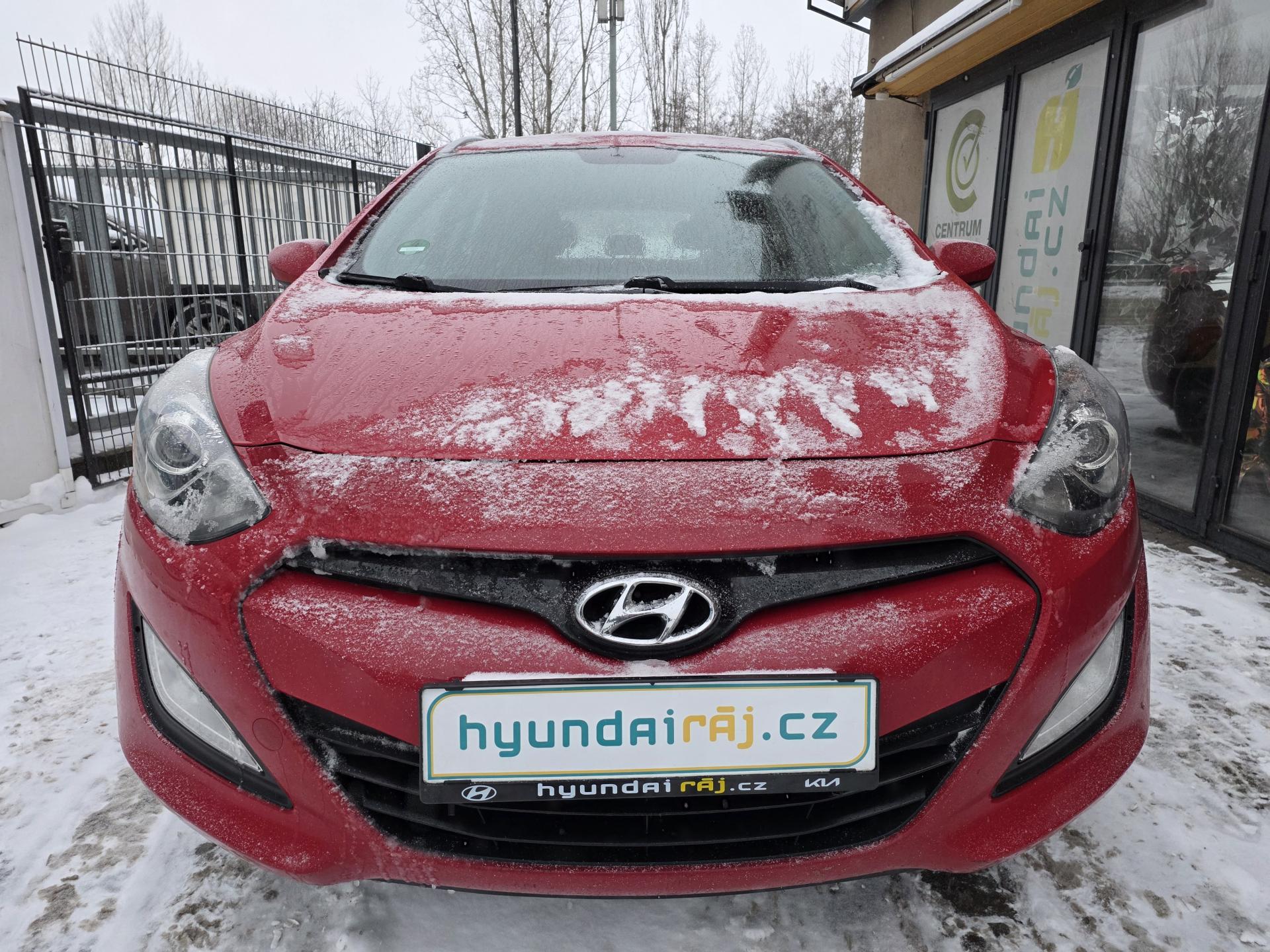 Hyundai i30 1.6-TAŽNÉ 1,3t-PRAV.SERVIS - detail fotky 1