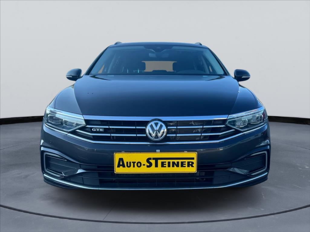 Volkswagen Passat GTE,Panorama,TZ,ACC,1.Maj - detail fotky 1