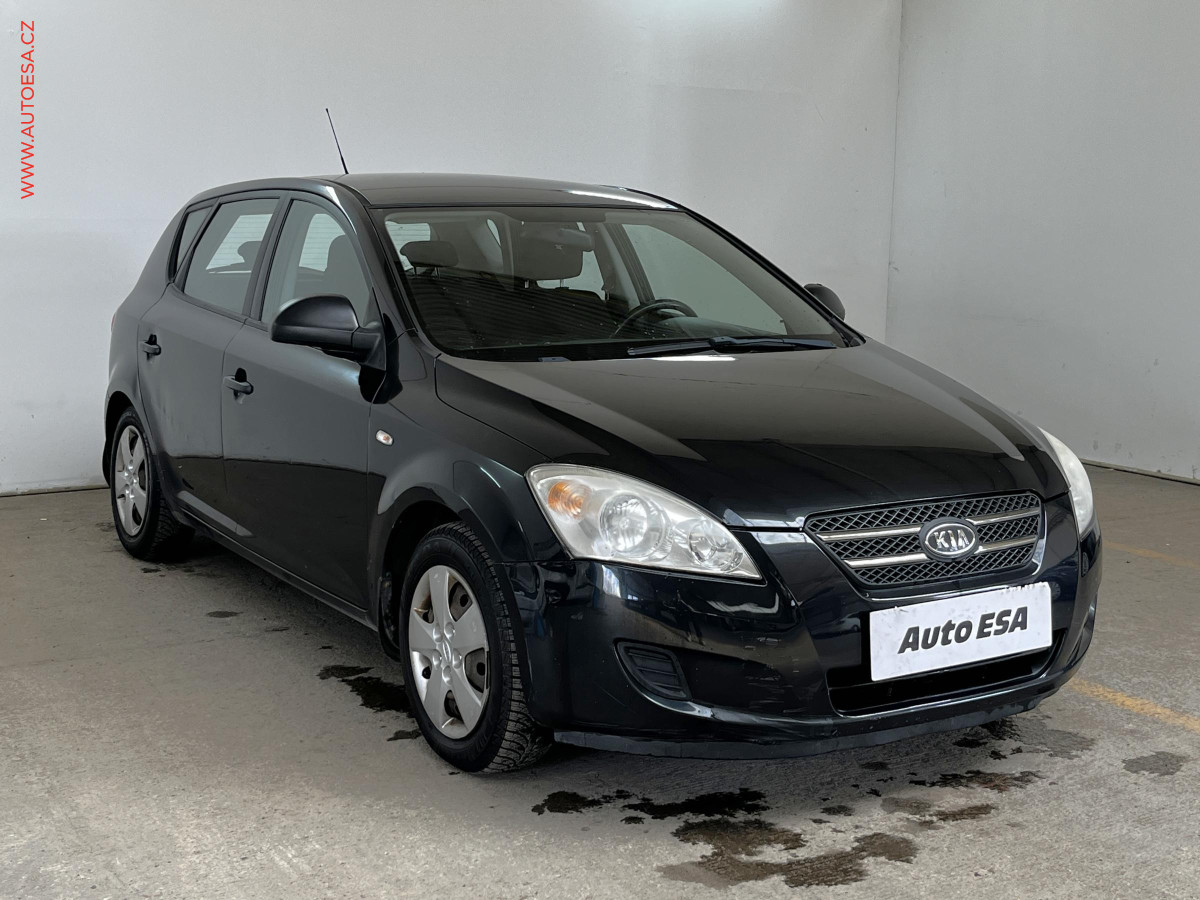 Kia Ceed 1.4 16V, ČR, AC, el. výbava